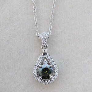 Elegant 925 Silver Pendant Necklace with moissanite